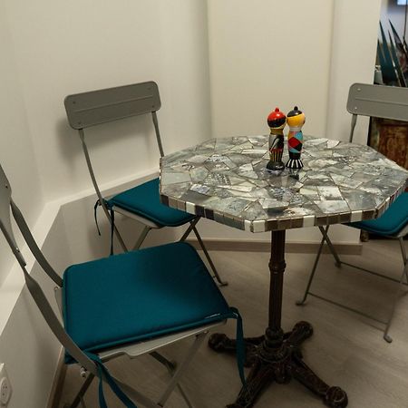 T2! 3 Ou 4 Personnes Centre Ville Neuf Avec Garage Sanary-sur-Mer Exteriör bild