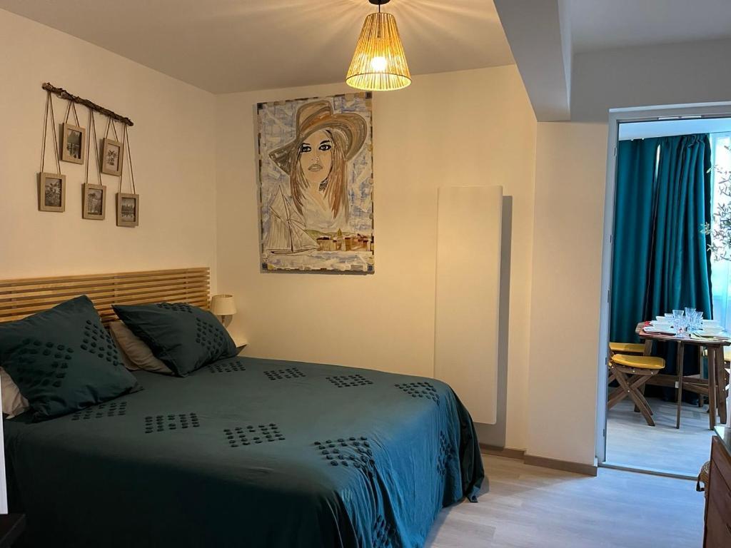 T2! 3 Ou 4 Personnes Centre Ville Neuf Avec Garage Sanary-sur-Mer Exteriör bild