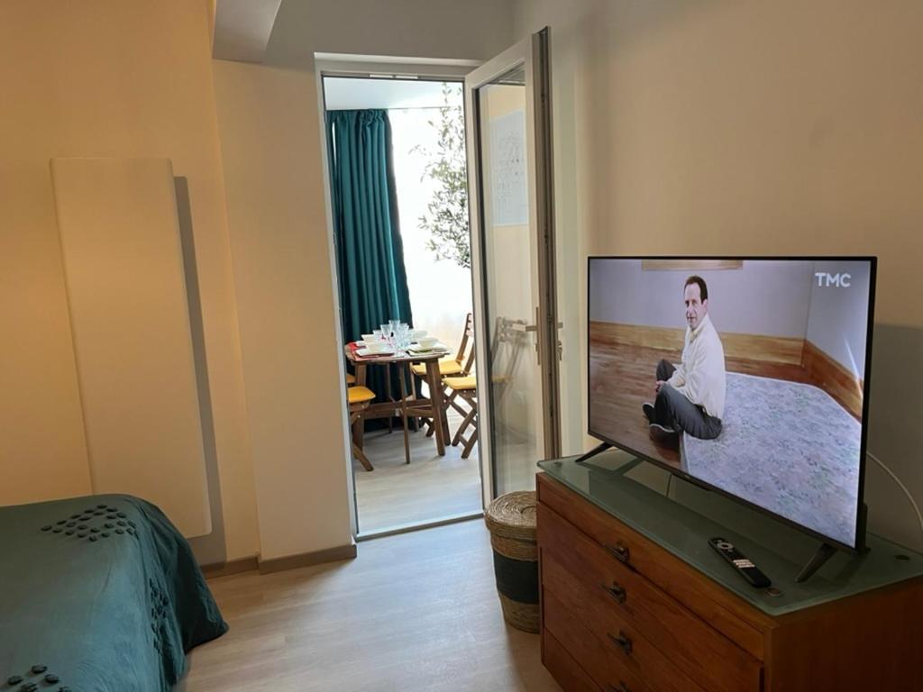 T2! 3 Ou 4 Personnes Centre Ville Neuf Avec Garage Sanary-sur-Mer Exteriör bild