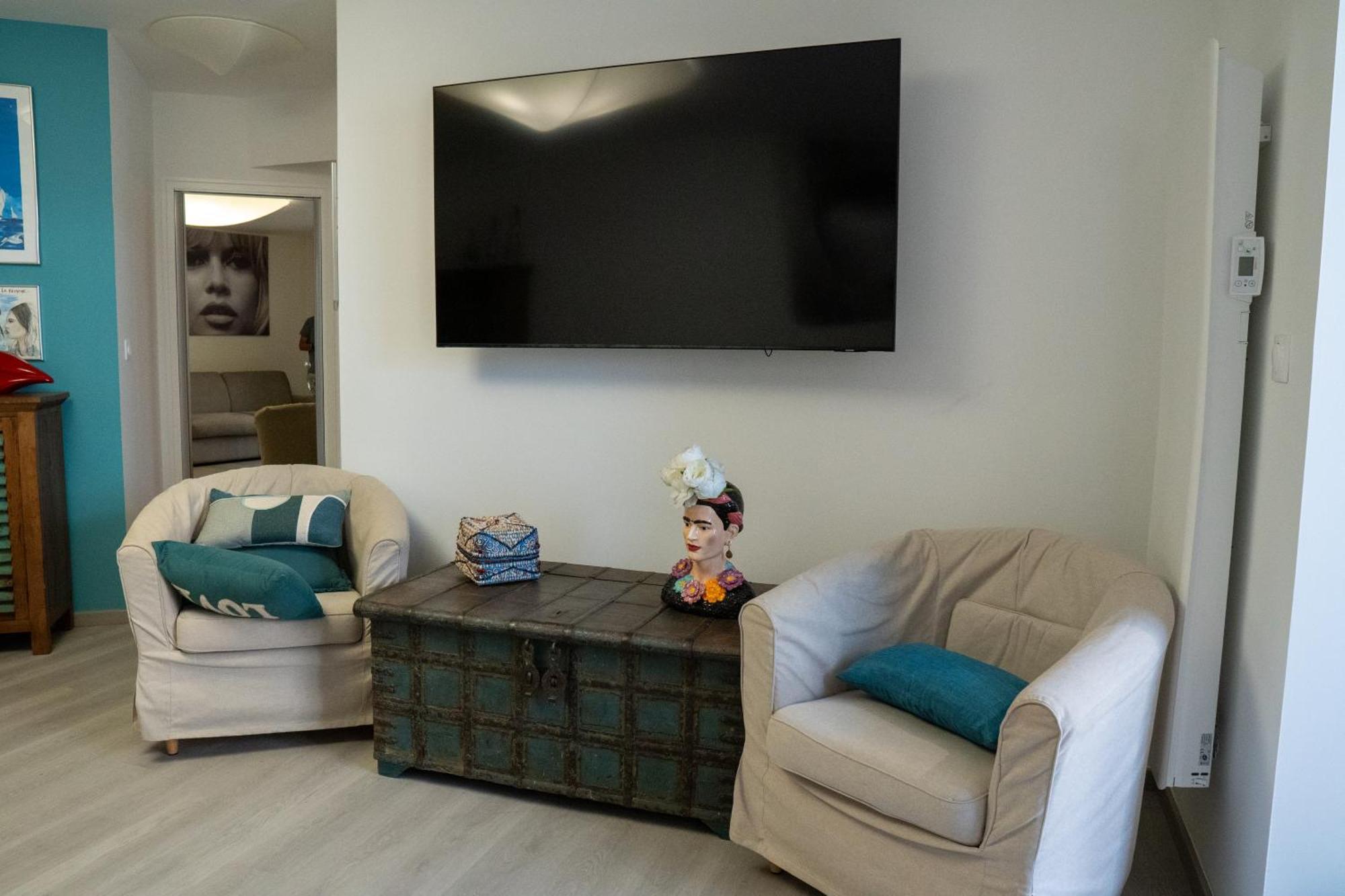 T2! 3 Ou 4 Personnes Centre Ville Neuf Avec Garage Sanary-sur-Mer Exteriör bild