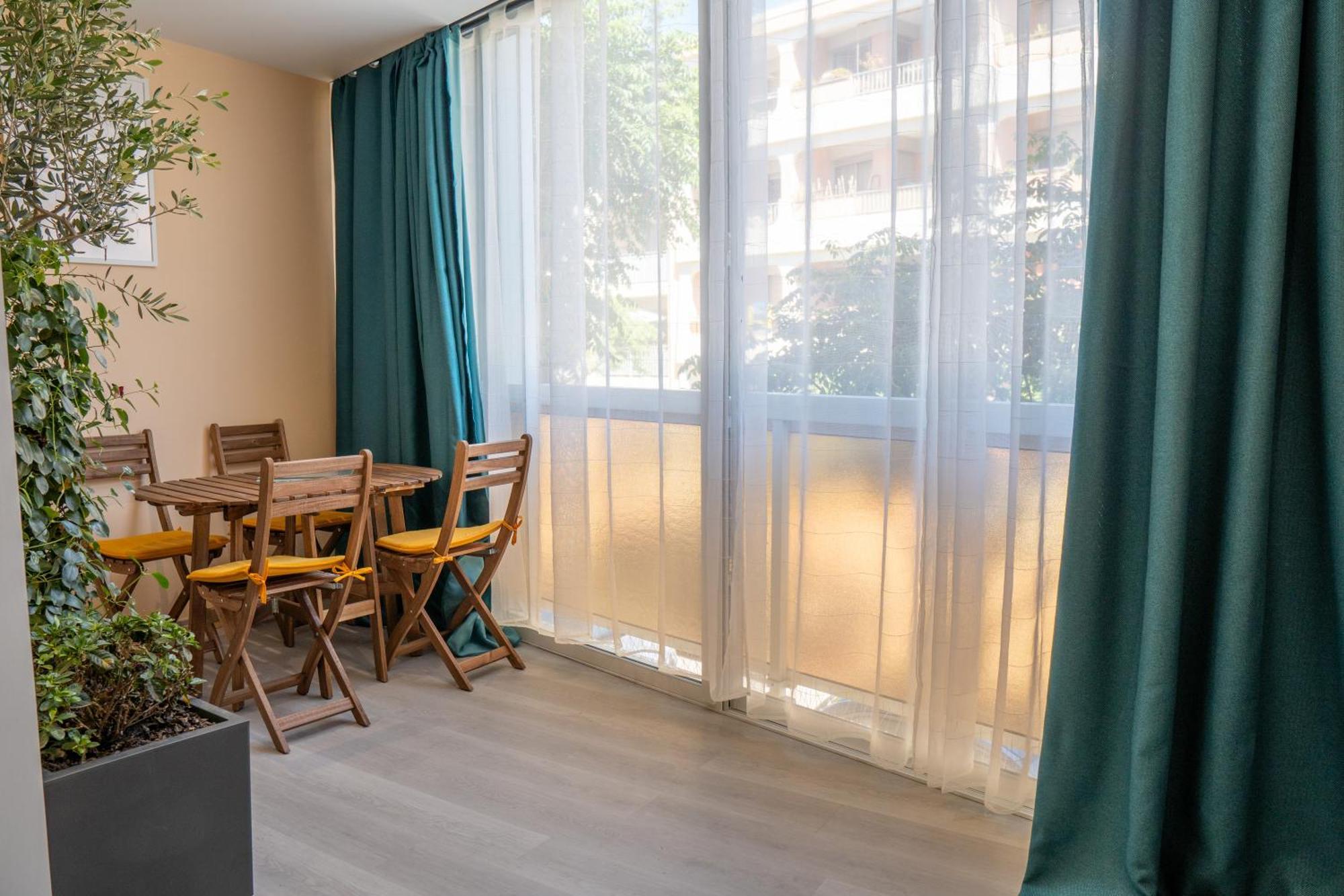 T2! 3 Ou 4 Personnes Centre Ville Neuf Avec Garage Sanary-sur-Mer Exteriör bild